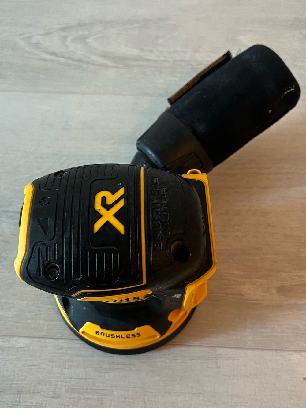 DEWALT XR Brushless Cordless Sander - Black & Yellow